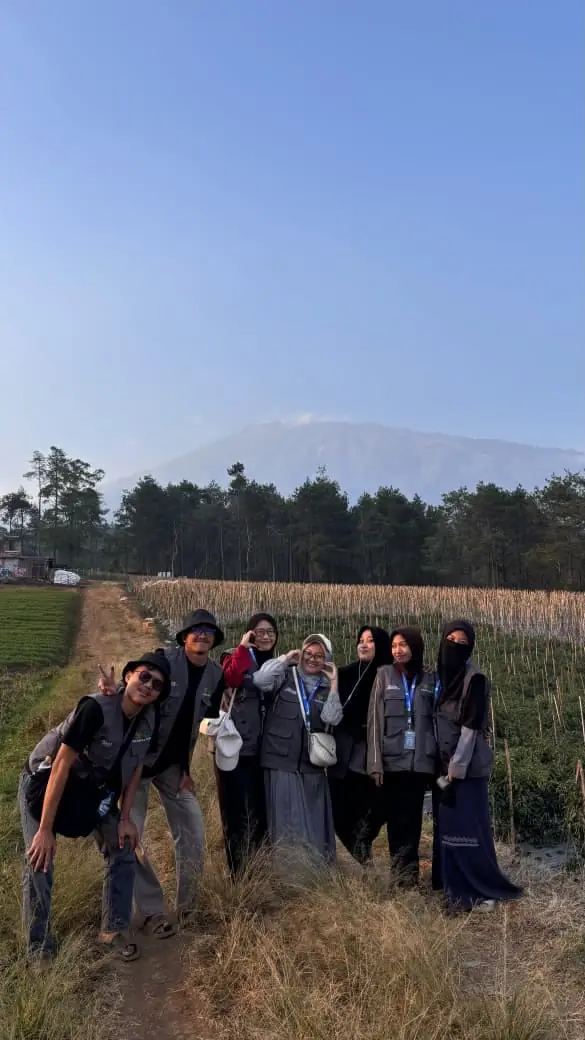 Dokumentasi kunjungan kelompok di Bukit Jengkoang